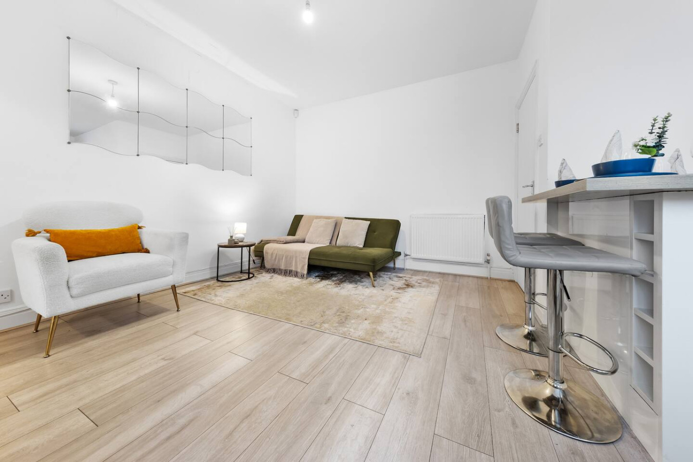 Powder Mill Retreat - 2BR Modern Flat for 4 in 225a Powder Mill Ln, Twickenham TW2 6EH, UK - Property image 13 - VivreStays