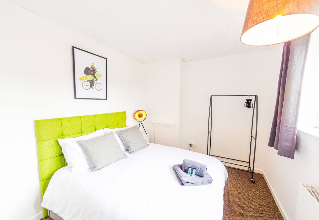 4 Bed - 2 Baths 1 Walk in Shower Lots of Parking in 23 Rands Way, Ipswich IP3 9HG, UK - Property image 5 - VivreStays