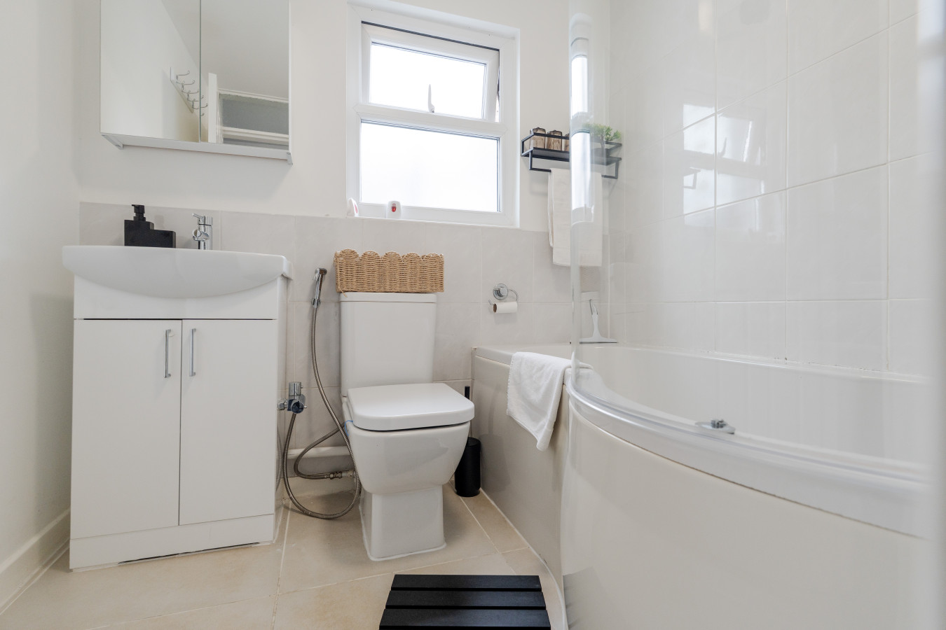 Newly Renovated 4BR House with lots of amenities in 11 Burns St, Bootle, L20 4RJ UK - Property image 55 - VivreStays