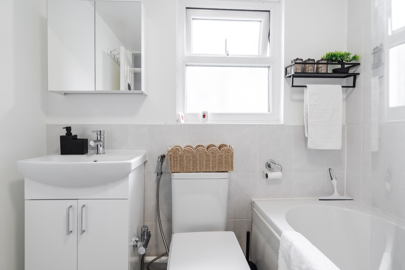 Newly Renovated 4BR House with lots of amenities in 11 Burns St, Bootle, L20 4RJ UK - Property image 35 - VivreStays