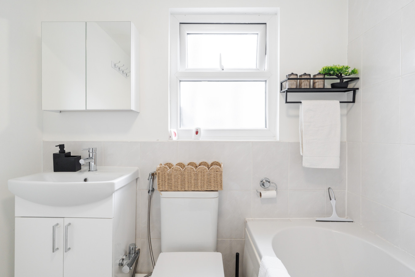 Newly Renovated 4BR House with lots of amenities in 11 Burns St, Bootle, L20 4RJ UK - Property image 45 - VivreStays