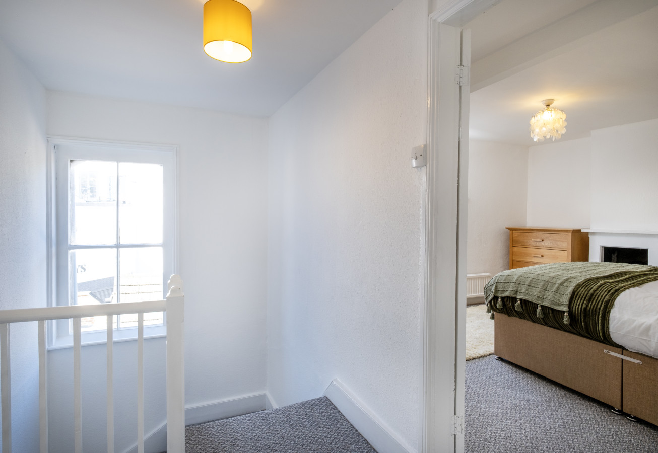 Gloucester Street Nest - 3BR Flat for 7 Guests in 21 Gloucester Street - Property image 27 - VivreStays