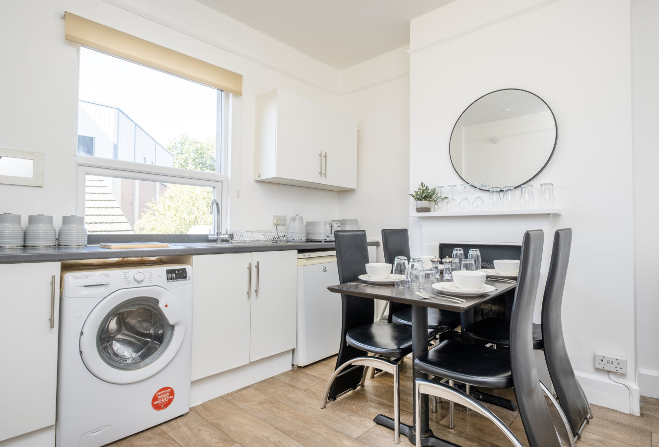 Gloucester Street Nest - 3BR Flat for 7 Guests in 21 Gloucester Street - Property image 18 - VivreStays