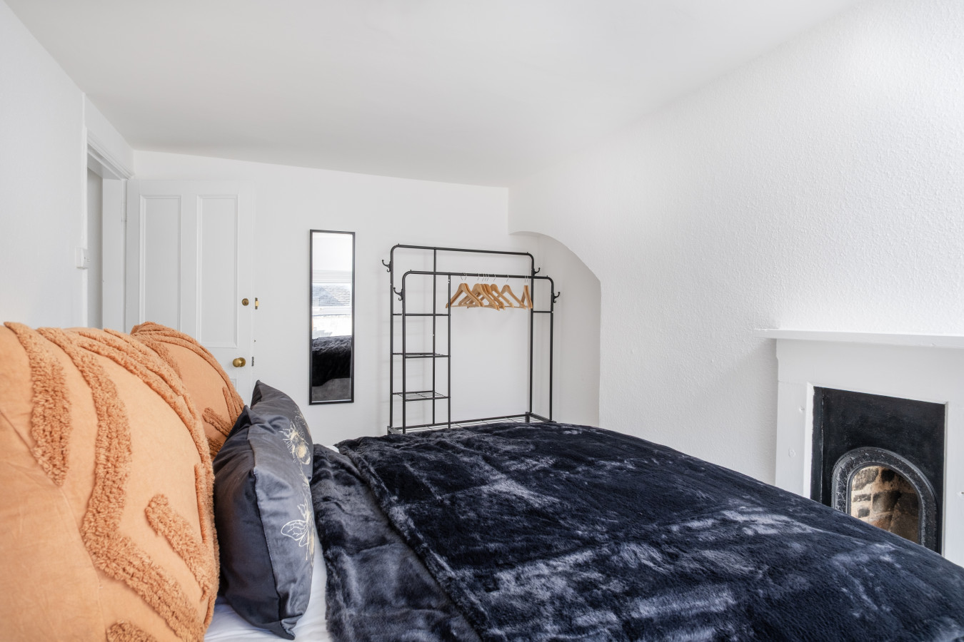 Gloucester Street Nest - 3BR Flat for 7 Guests in 21 Gloucester Street - Property image 32 - VivreStays