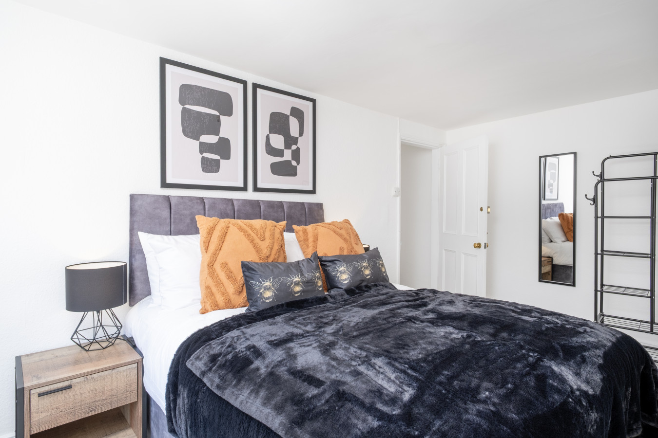 Gloucester Street Nest - 3BR Flat for 7 Guests in 21 Gloucester Street - Property image 8 - VivreStays