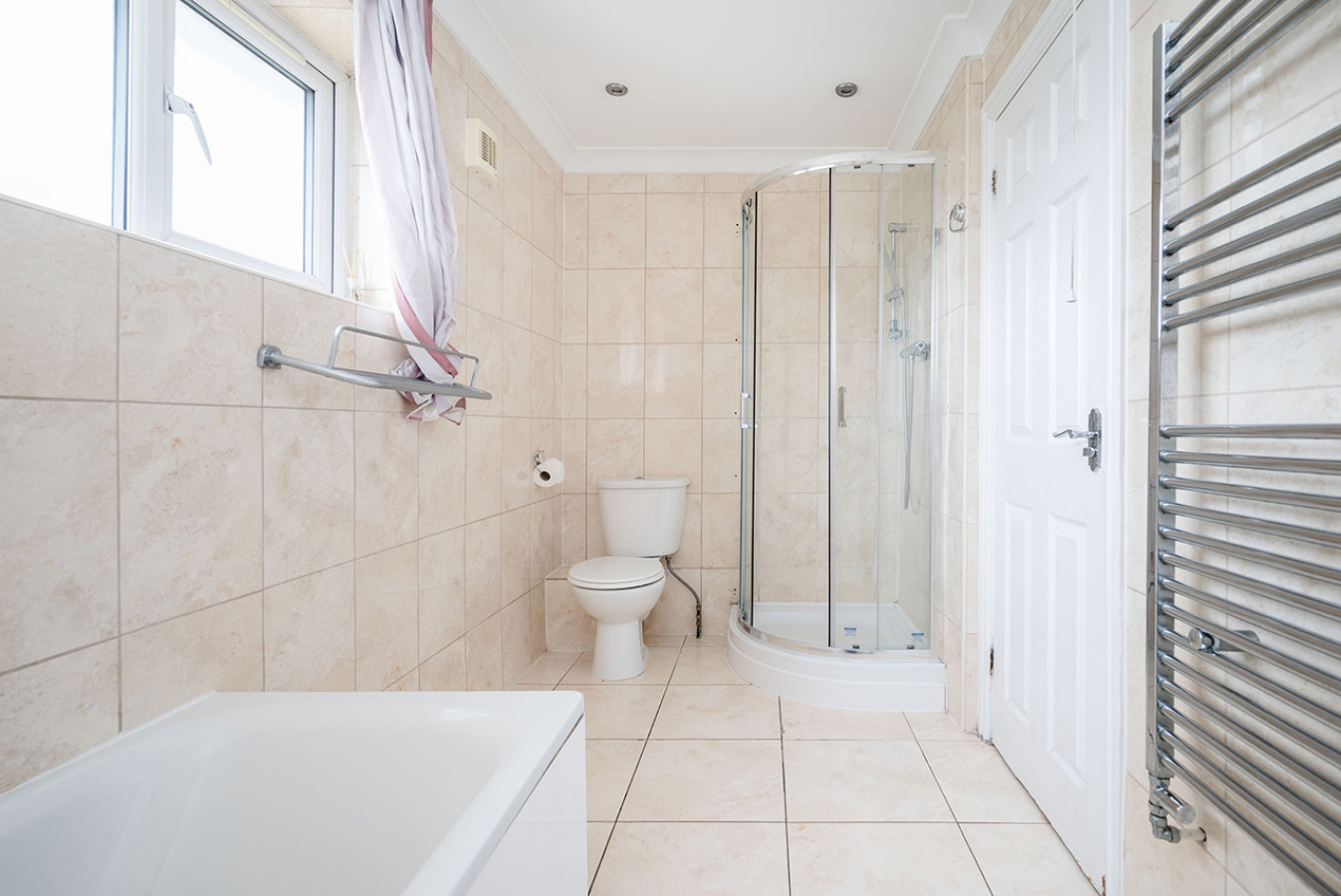 Family-Friendly 3-Bed Haven in Northolt w/Parking in 3 Vanbrough Cres, Northolt UB5 5JL, UK - Property image 15 - VivreStays