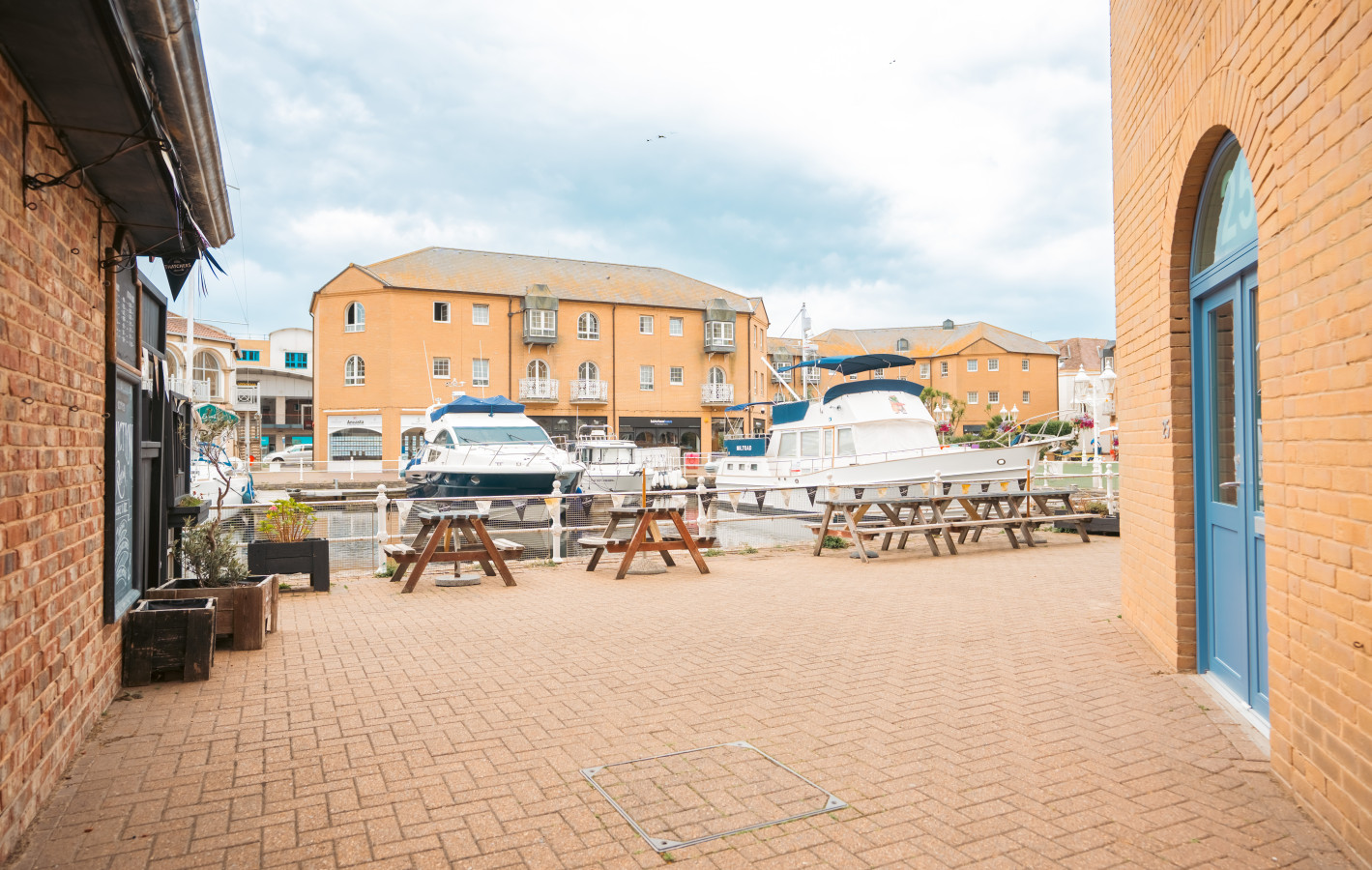 Cozy 1BR Seaside Apt in Brighton Marina Village in BN2 5UX, Brighton and Hove, England, United Kingdom - Property image 14 - VivreStays