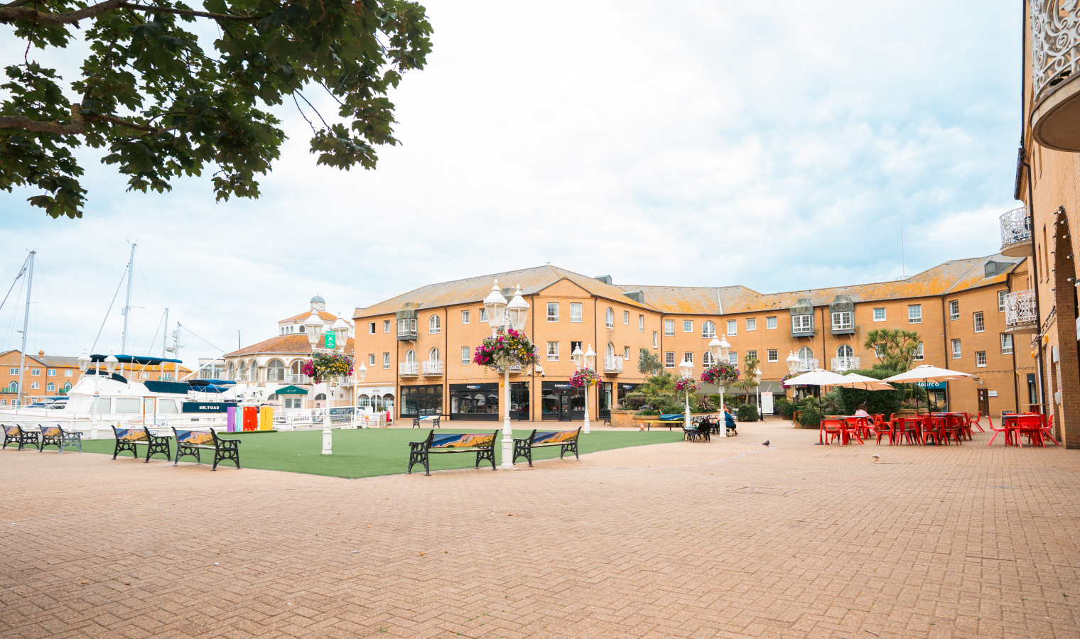 Cozy 1BR Seaside Apt in Brighton Marina Village in BN2 5UX, Brighton and Hove, England, United Kingdom - Property image 15 - VivreStays
