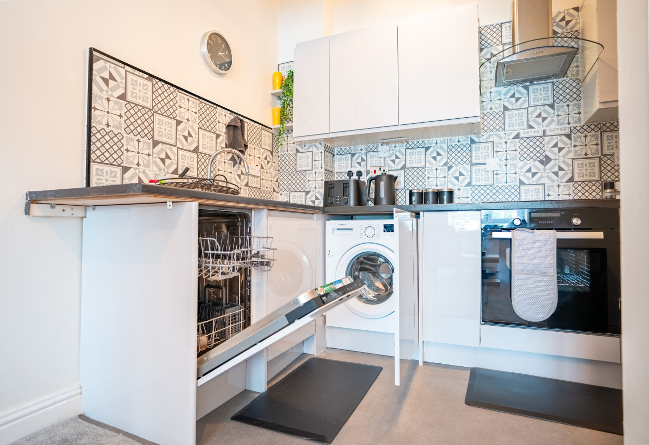 Cozy 1BR Seaside Apt in Brighton Marina Village in BN2 5UX, Brighton and Hove, England, United Kingdom - Property image 10 - VivreStays