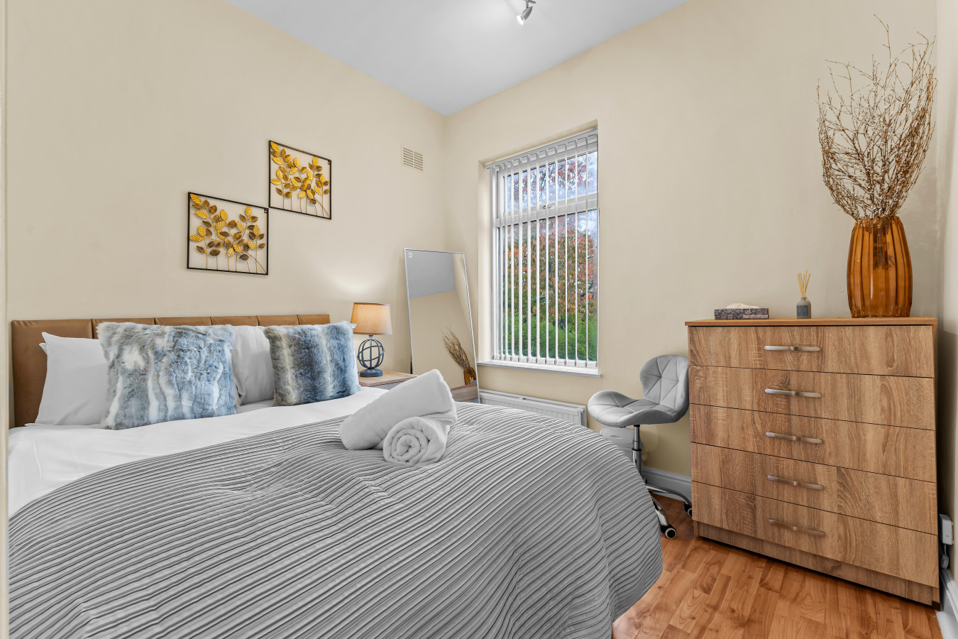 Manchester Seymour Escape Spacious 4BR Home for 8 in School House, 74 Seymour Road South - Property image 6 - VivreStays