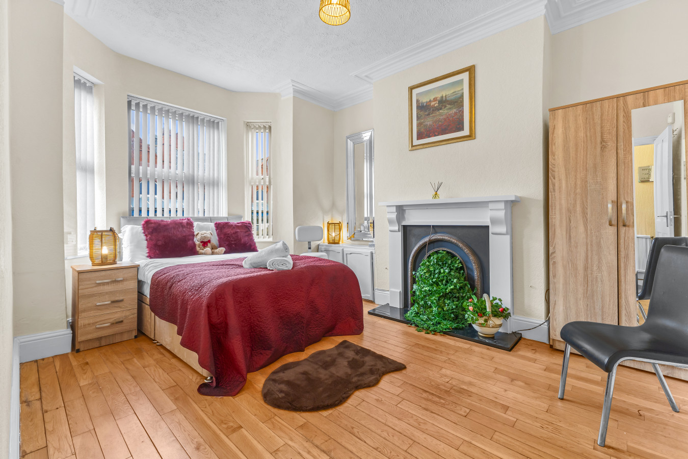 Manchester Seymour Escape Spacious 4BR Home for 8 in School House, 74 Seymour Road South - Property image 4 - VivreStays