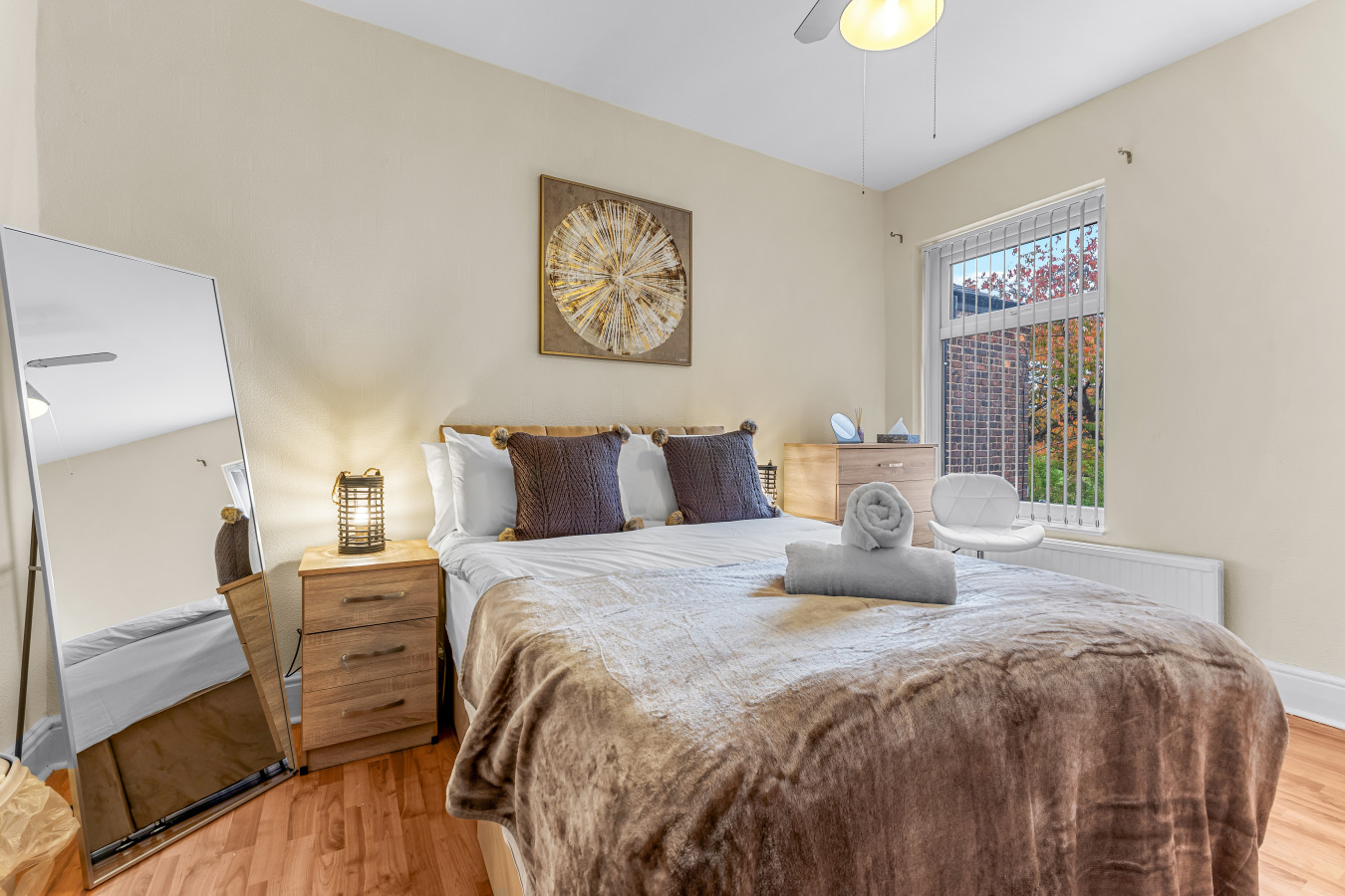 Manchester Seymour Escape Spacious 4BR Home for 8 in School House, 74 Seymour Road South - Property image 5 - VivreStays