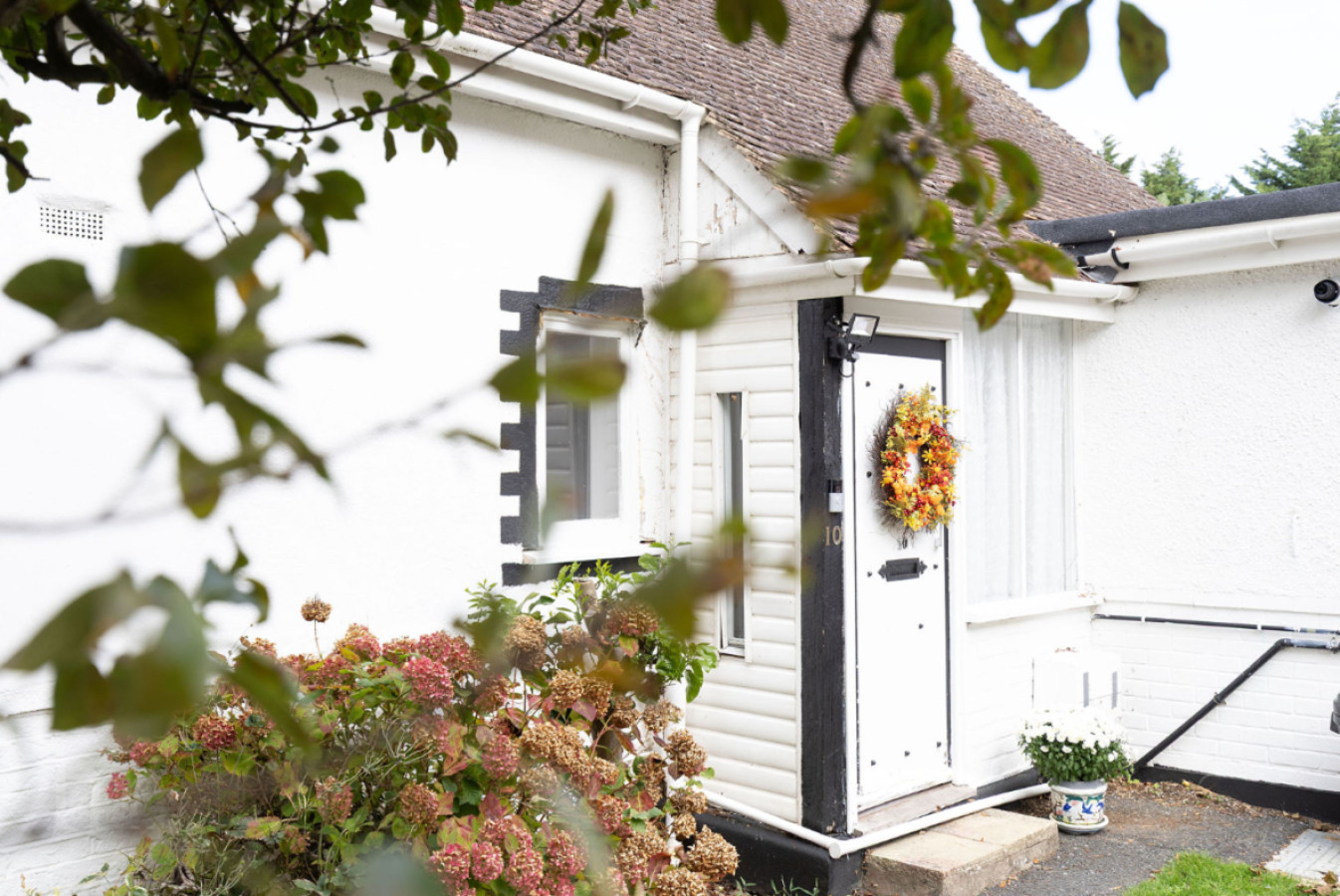 Charming 2-Bedroom Escape in Worthing in 10 The Glen, Worthing BN13 2AB, UK - Property image 15 - VivreStays