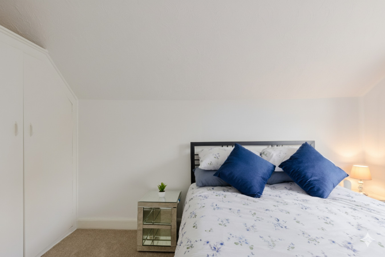 Charming 2-Bedroom Escape in Worthing in 10 The Glen, Worthing BN13 2AB, UK - Property image 8 - VivreStays