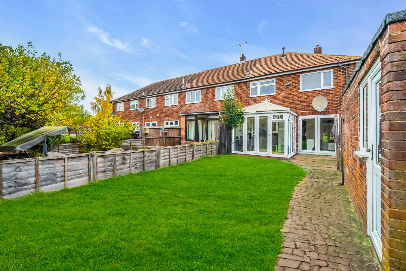 Spacious 4-Bedroom Haven in Orpington Retreat in 24 Hearns Rd, Orpington BR5 3NG, UK - Property image 24 - VivreStays