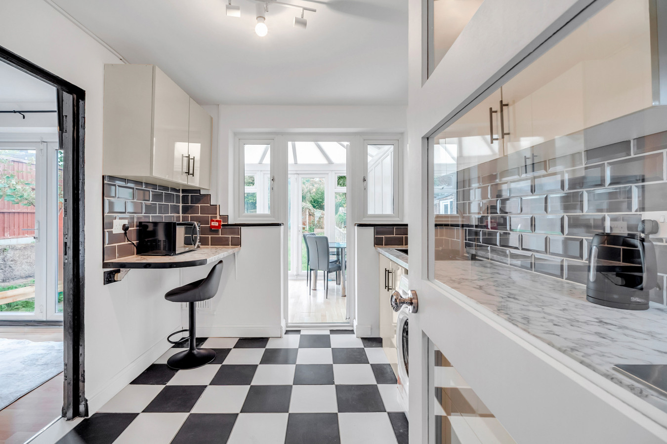 Spacious 4-Bedroom Haven in Orpington Retreat in 24 Hearns Rd, Orpington BR5 3NG, UK - Property image 7 - VivreStays