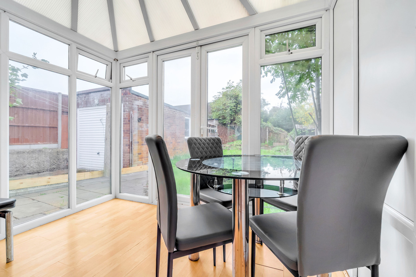 Spacious 4-Bedroom Haven in Orpington Retreat in 24 Hearns Rd, Orpington BR5 3NG, UK - Property image 3 - VivreStays