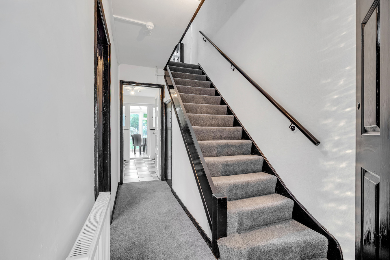 Spacious 4-Bedroom Haven in Orpington Retreat in 24 Hearns Rd, Orpington BR5 3NG, UK - Property image 8 - VivreStays