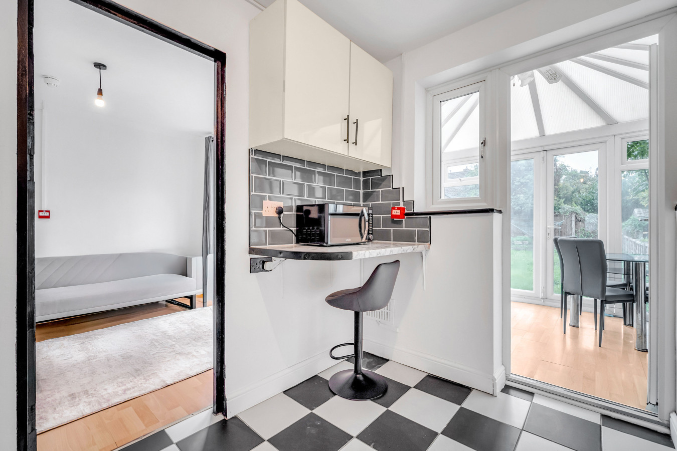 Spacious 4-Bedroom Haven in Orpington Retreat in 24 Hearns Rd, Orpington BR5 3NG, UK - Property image 23 - VivreStays