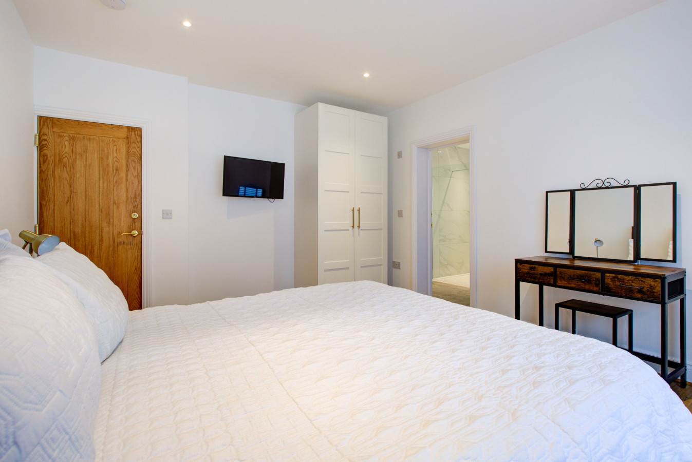 Spacious 4BR Haven in Ipswich in 3Gladstone Road, England, United Kingdom, IP3 8AT - Property image 13 - VivreStays