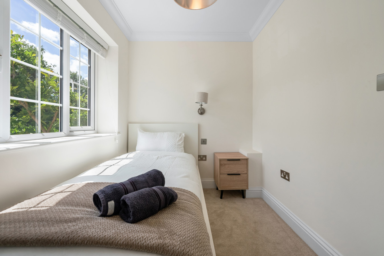 Spacious 3BR Flat in Stroud Haven in 33Stratford Road, England, United Kingdom, GL5 4AJ - Property image 6 - VivreStays
