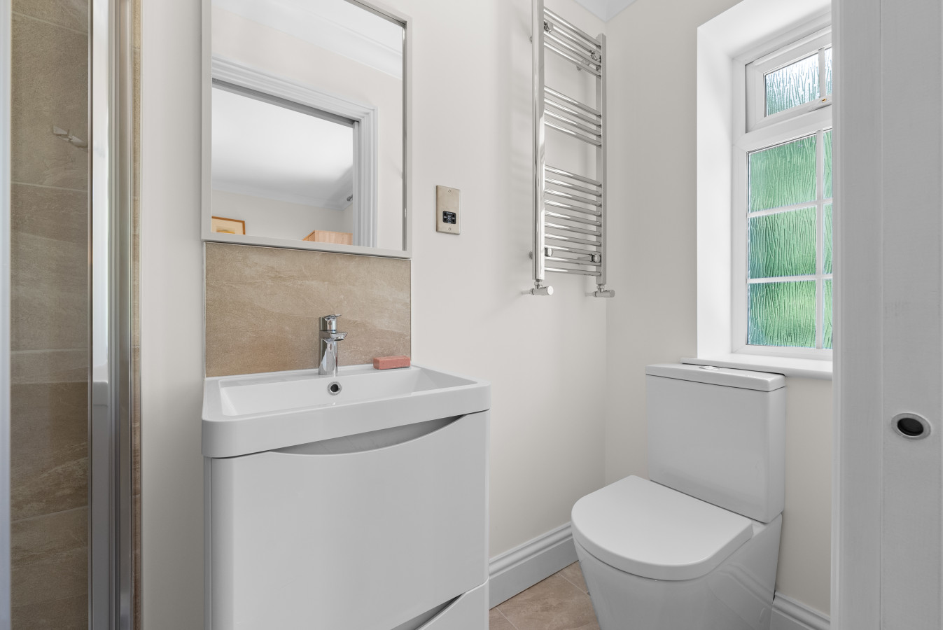 Spacious 3BR Flat in Stroud Haven in 33Stratford Road, England, United Kingdom, GL5 4AJ - Property image 8 - VivreStays