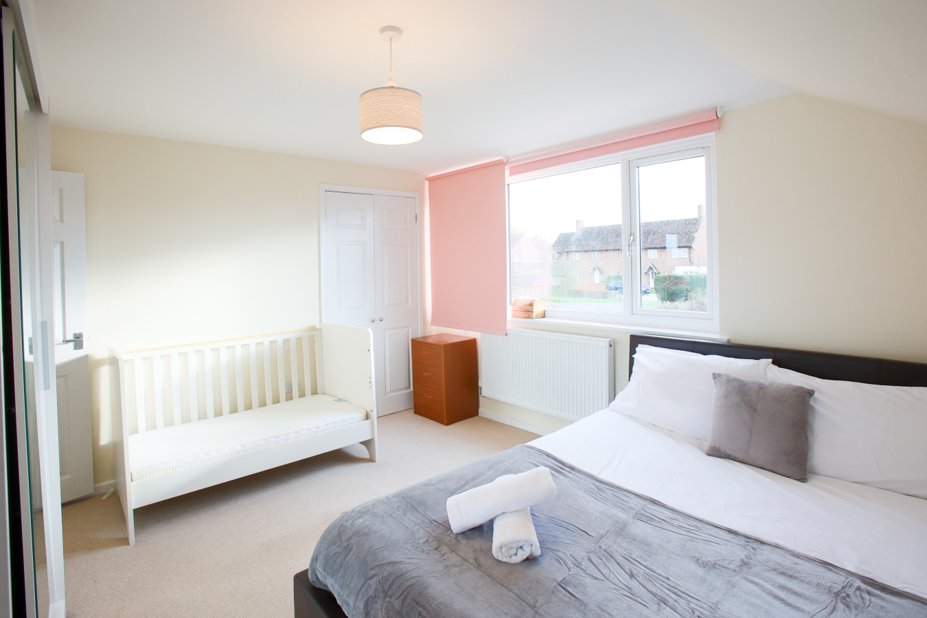 Grand 5BR Home in Market Harborough with Free Parking in 4 Harborough Rd, Dingley, Market Harborough LE16 8PH, UK - Property image 4 - VivreStays