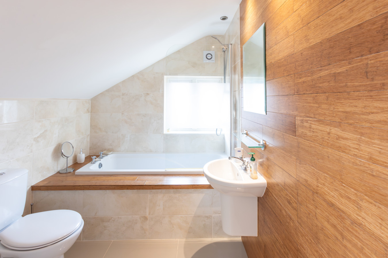 Grand 5BR Home in Market Harborough with Free Parking in 4 Harborough Rd, Dingley, Market Harborough LE16 8PH, UK - Property image 28 - VivreStays