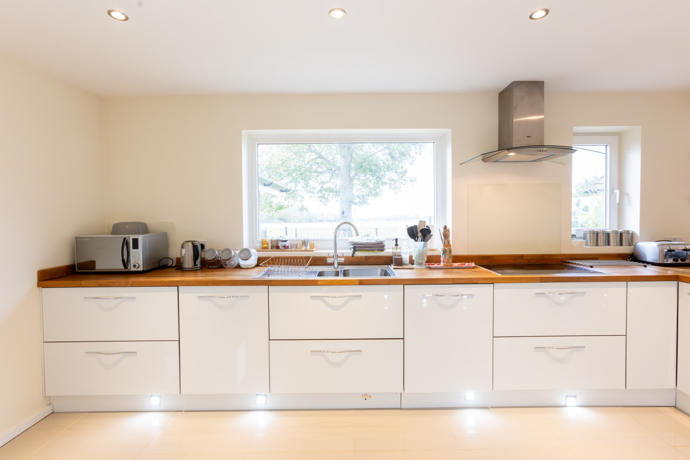 Grand 5BR Home in Market Harborough with Free Parking in 4 Harborough Rd, Dingley, Market Harborough LE16 8PH, UK - Property image 10 - VivreStays