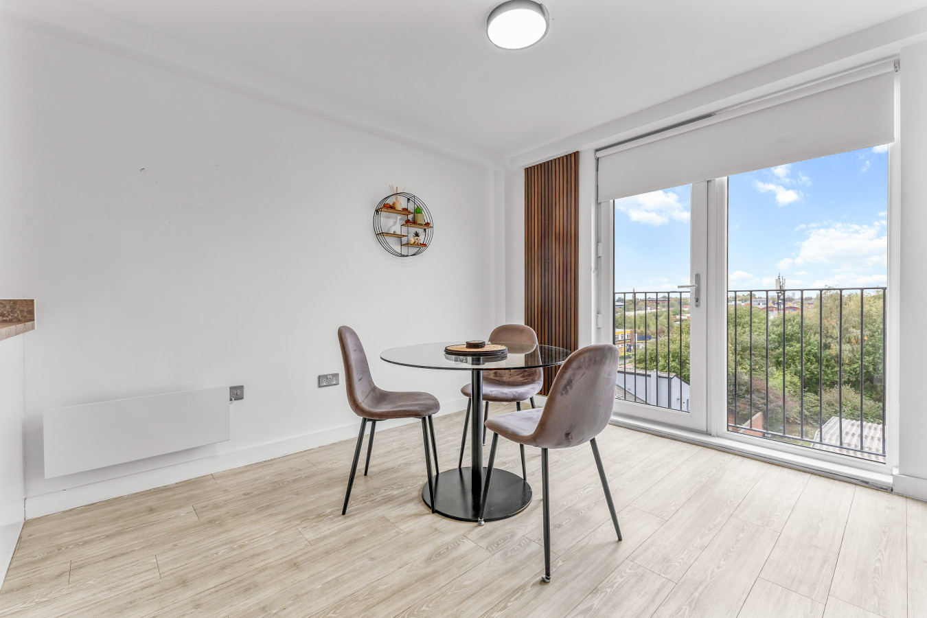 Modern 2BR Urban Nest In Salford, Manchester for 4 in 26Liverpool Street, England, United Kingdom, M5 4LE - Property image 3 - VivreStays