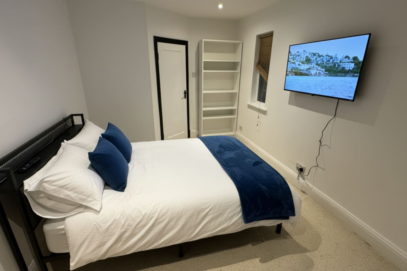 Market Street Retreat in Central Loughborough Sleeps 6 in 51A Market Street - Property image 3 - VivreStays