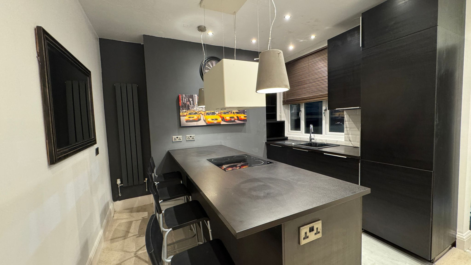 Market Street Retreat in Central Loughborough Sleeps 6 in 51A Market Street - Property image 13 - VivreStays