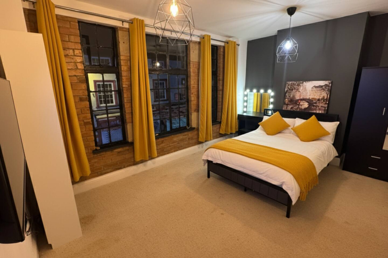 Market Street Retreat in Central Loughborough Sleeps 6 in 51A Market Street - Property image 9 - VivreStays