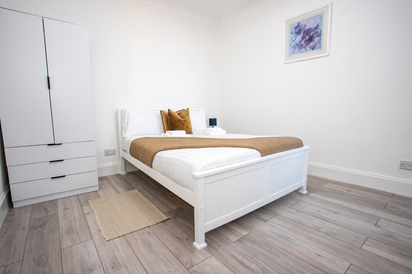 Sunny 3BR Home Near Portsmouth Park in 45 Powerscourt Rd, Portsmouth PO2 7JF, UK - Property image 8 - VivreStays