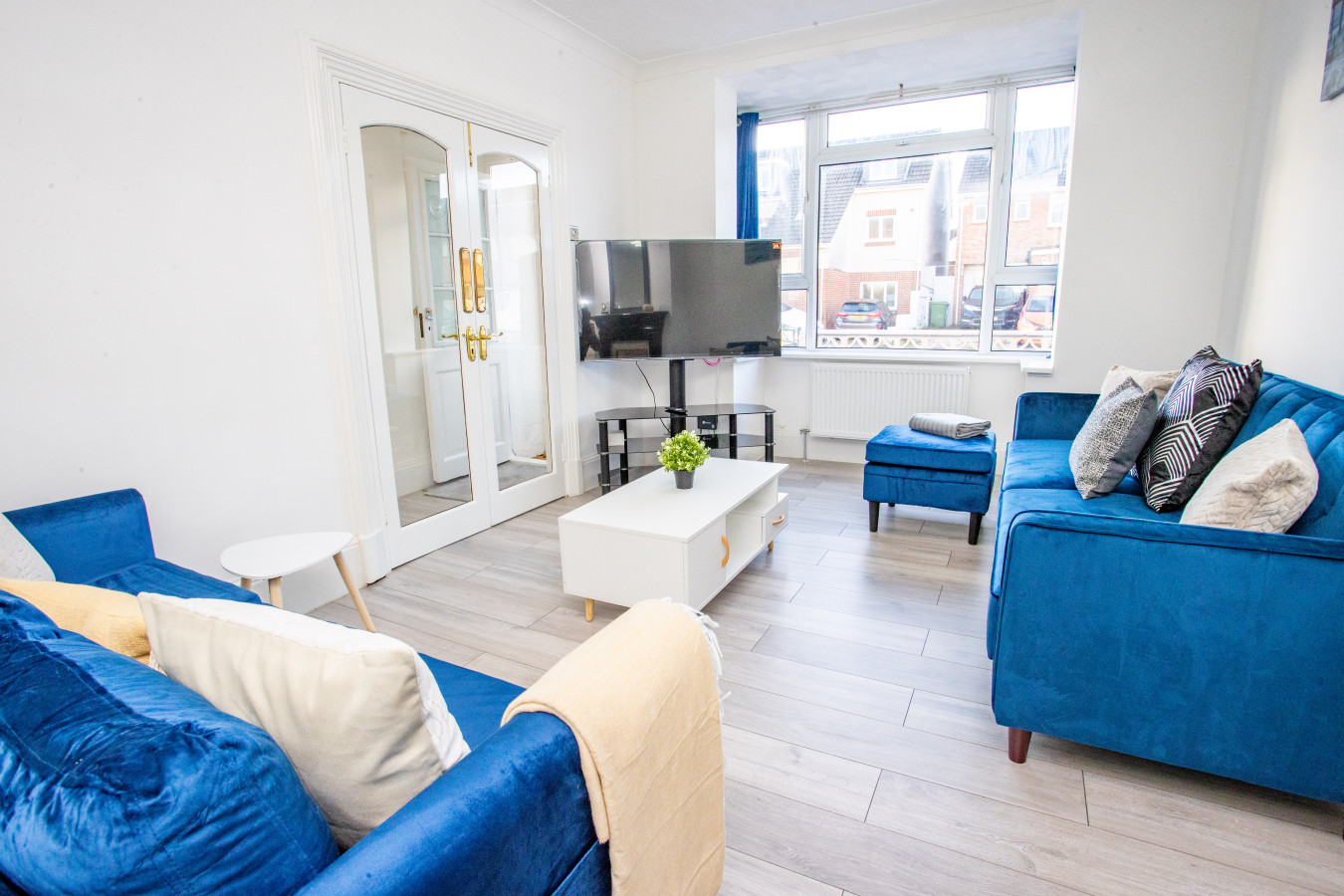 Sunny 3BR Home Near Portsmouth Park in 45 Powerscourt Rd, Portsmouth PO2 7JF, UK - Property image 10 - VivreStays