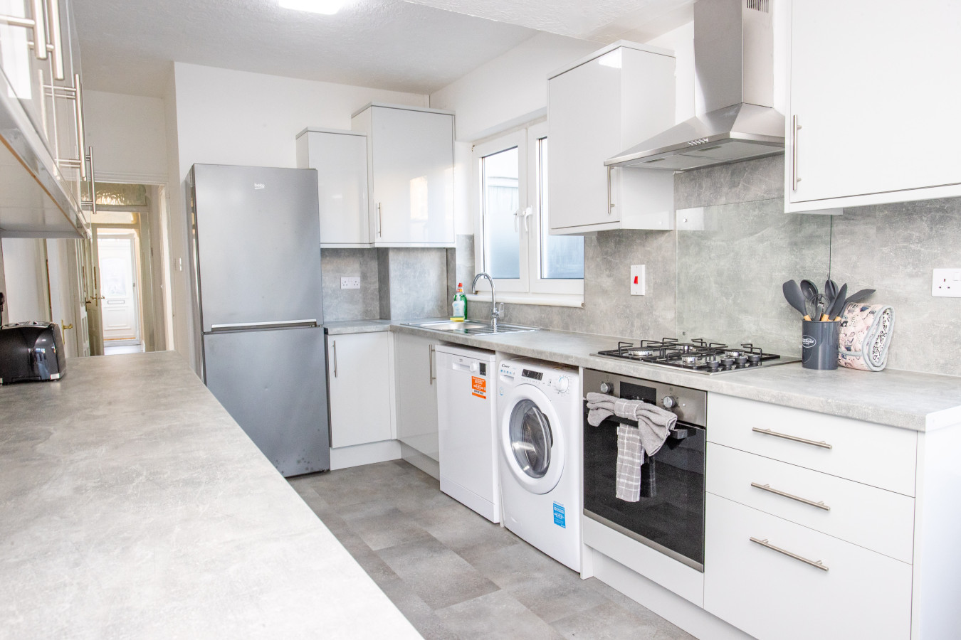 Sunny 3BR Home Near Portsmouth Park in 45 Powerscourt Rd, Portsmouth PO2 7JF, UK - Property image 21 - VivreStays