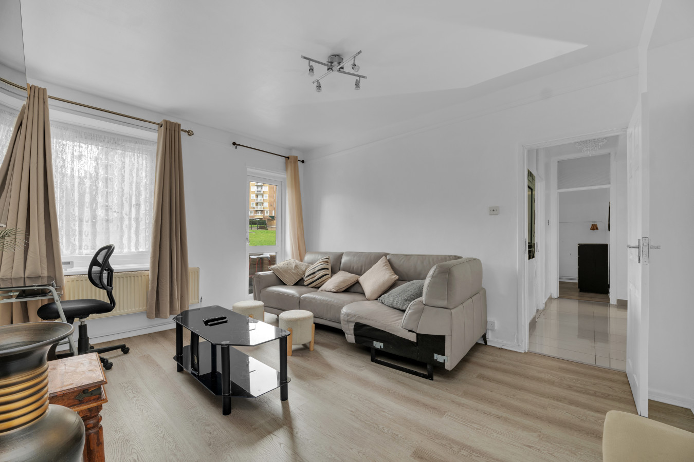 2BR Modern Spacious Comfort at Tulse Hill Sleeps 4 in High Trees, Tulse Hill - Property image 4 - VivreStays