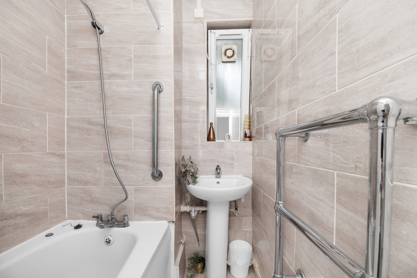 2BR Modern Spacious Comfort at Tulse Hill Sleeps 4 in High Trees, Tulse Hill - Property image 12 - VivreStays