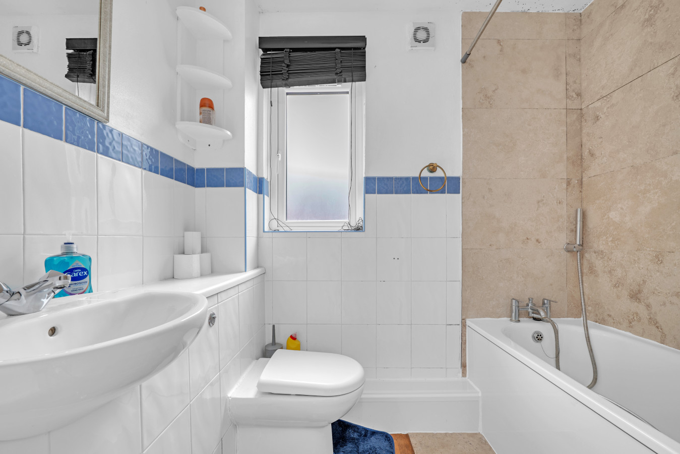 Cozy 1-Bed Flat in Croydon Sleeps 4 - Free Parking in 4 Goodhew Rd, Croydon CR0 6JX, UK - Property image 10 - VivreStays