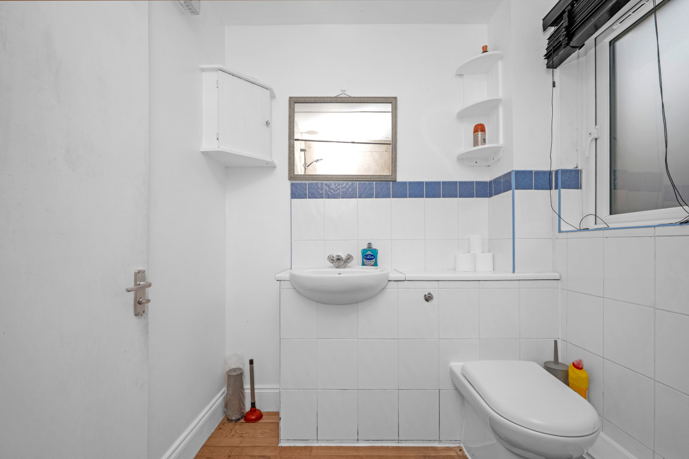 Cozy 1-Bed Flat in Croydon Sleeps 4 - Free Parking in 4 Goodhew Rd, Croydon CR0 6JX, UK - Property image 9 - VivreStays