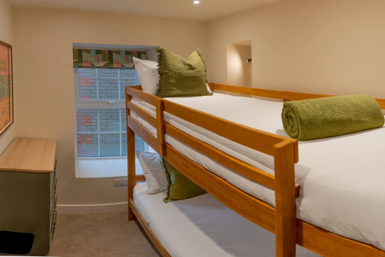Modern 3BR Flat in Central Plymouth Free Parking Sleeps 6 in Flat 1, 18 Buckwell St, Plymouth PL1 2DA, UK - Property image 5 - VivreStays
