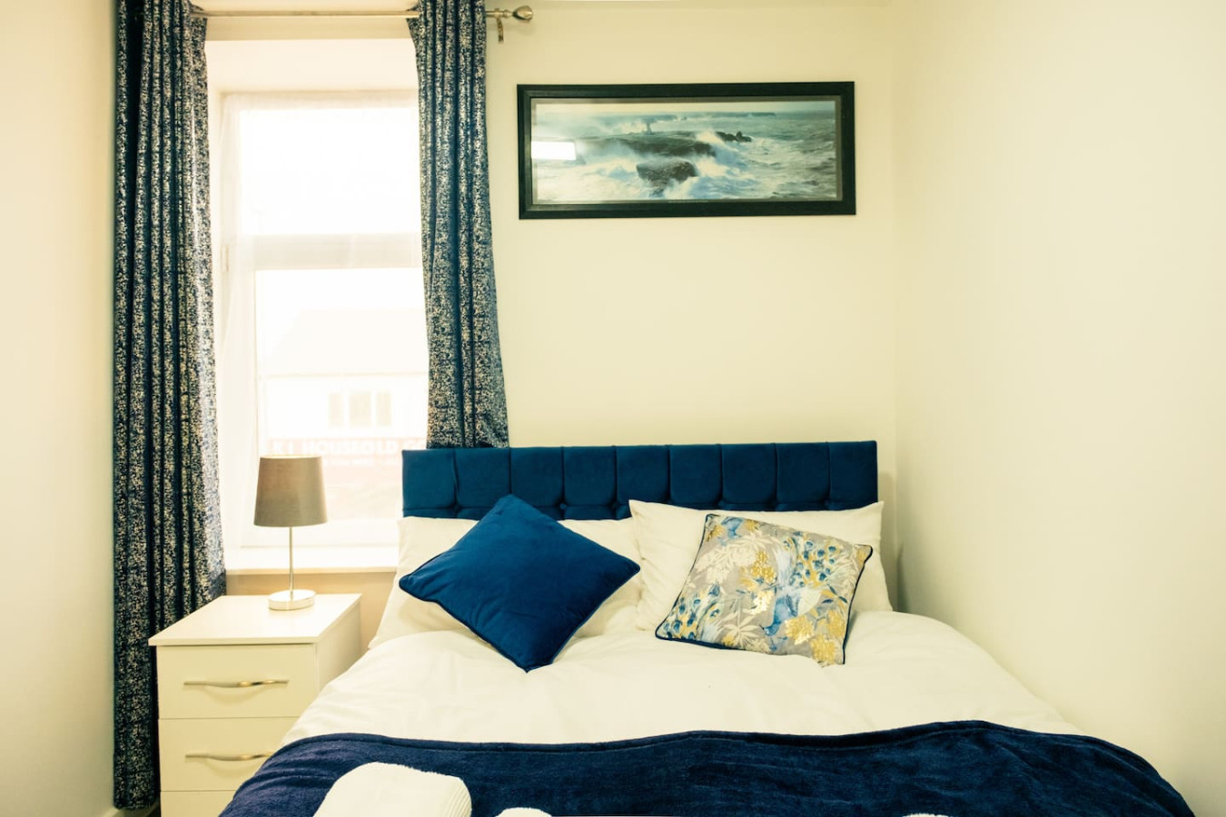 Cozy 2BR Flat Near Cardiff City Centre | Stadium| Shops | Uni in 80 City Rd, Cardiff CF24 3DD, UK - Property image 8 - VivreStays