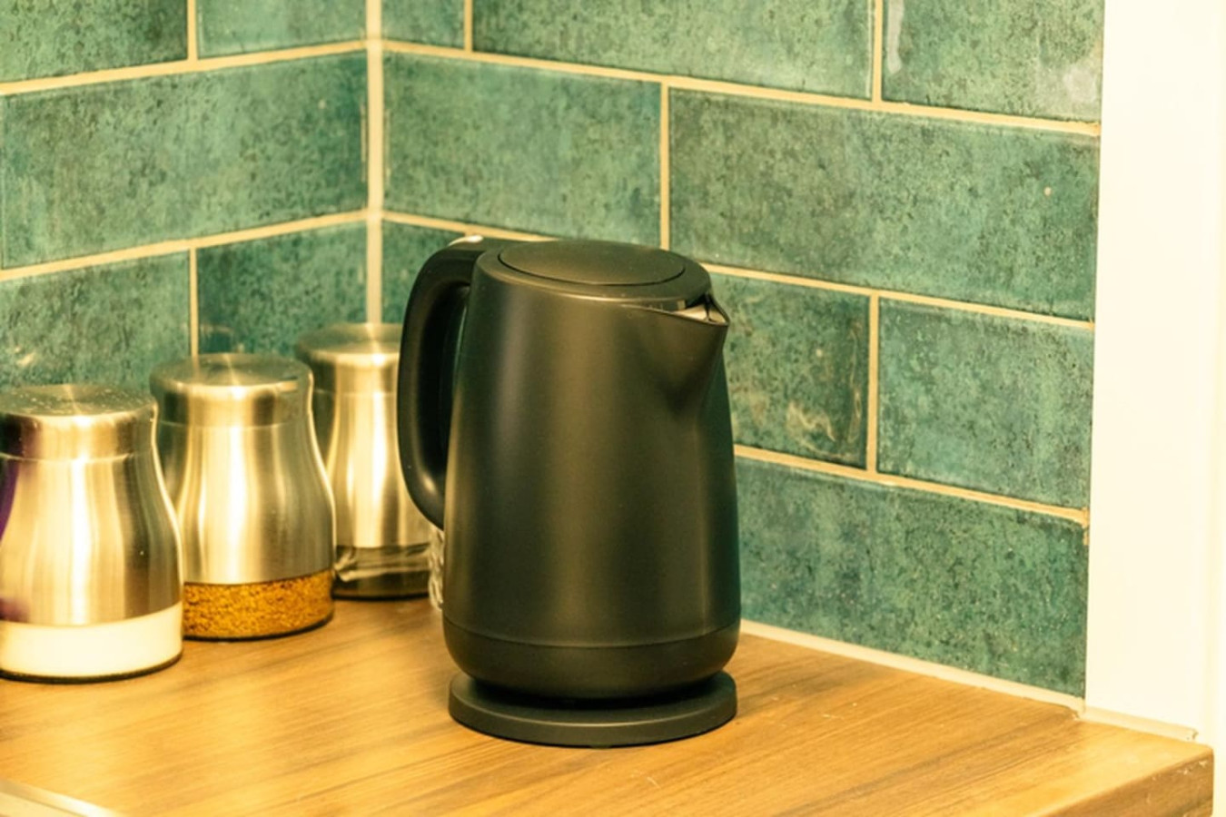 Cozy 2BR Flat Near Cardiff City Centre | Stadium| Shops | Uni in 80 City Rd, Cardiff CF24 3DD, UK - Property image 7 - VivreStays