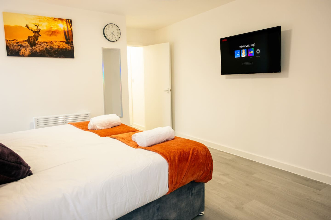 Stylish 3-Bed Flat Near Cardiff City Centre & Uni in 80 City Rd, Cardiff CF24 3DD, UK - Property image 22 - VivreStays