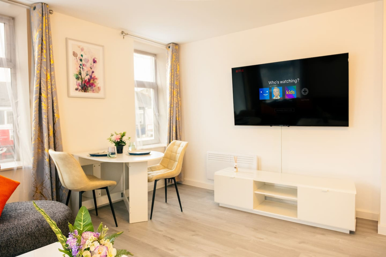 Stylish 3-Bed Flat Near Cardiff City Centre & Uni in 80 City Rd, Cardiff CF24 3DD, UK - Property image 30 - VivreStays
