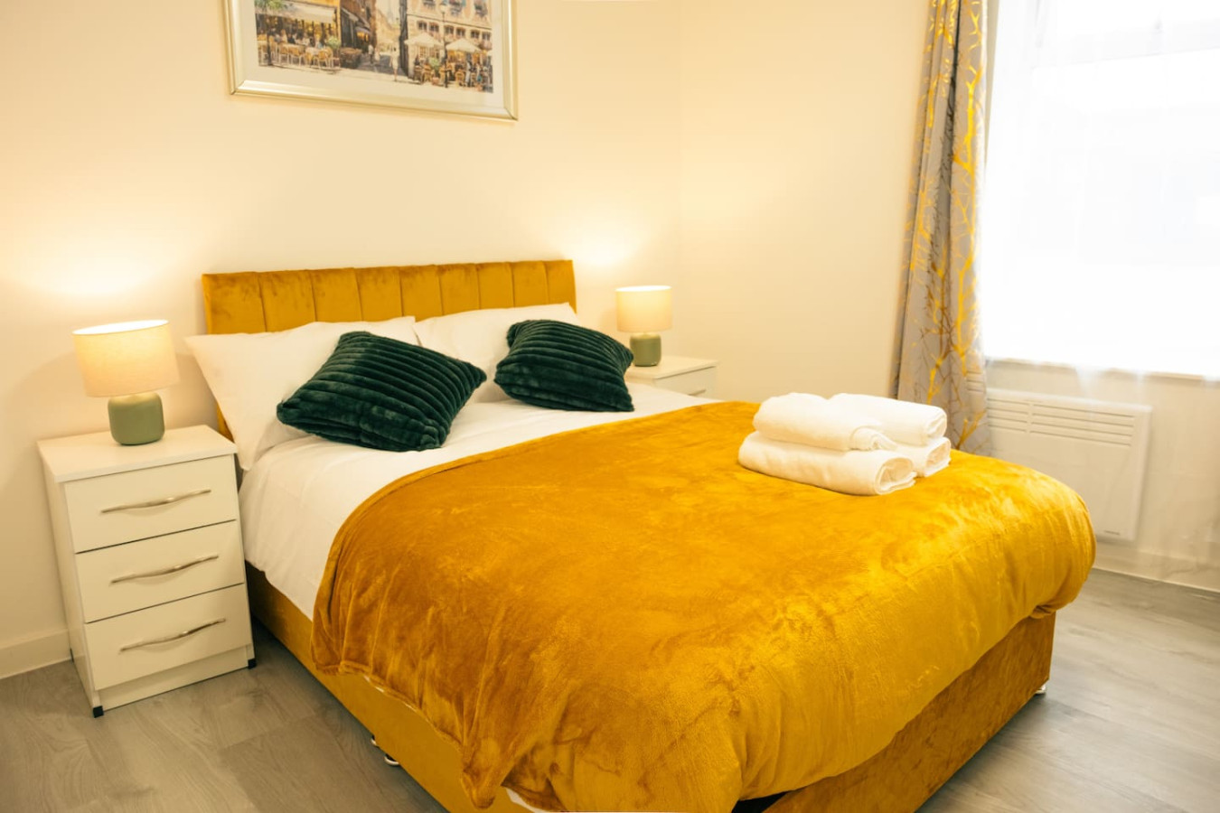 Stylish 3-Bed Flat Near Cardiff City Centre & Uni in 80 City Rd, Cardiff CF24 3DD, UK - Property image 18 - VivreStays