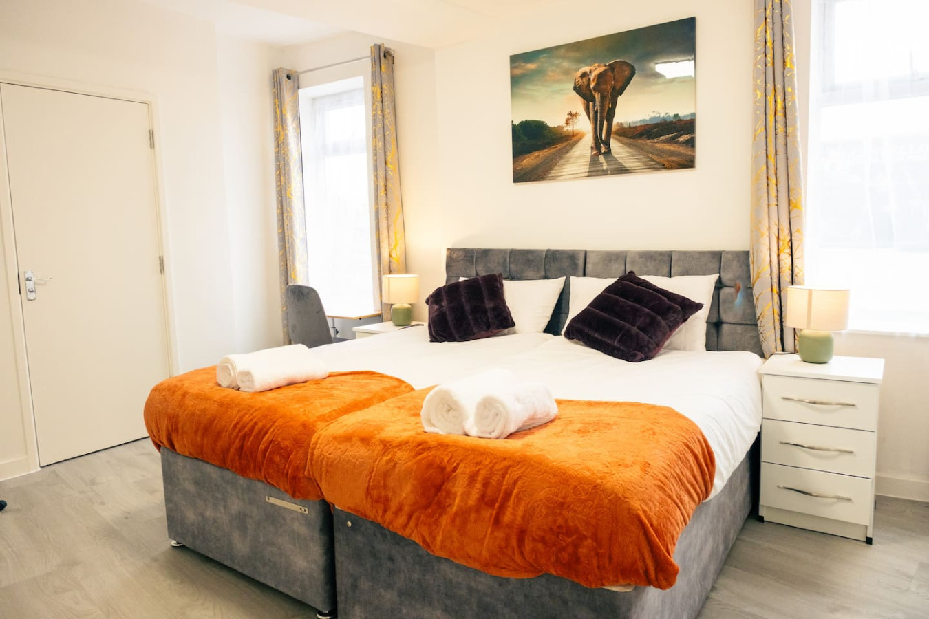 Stylish 3-Bed Flat Near Cardiff City Centre & Uni in 80 City Rd, Cardiff CF24 3DD, UK - Property image 3 - VivreStays