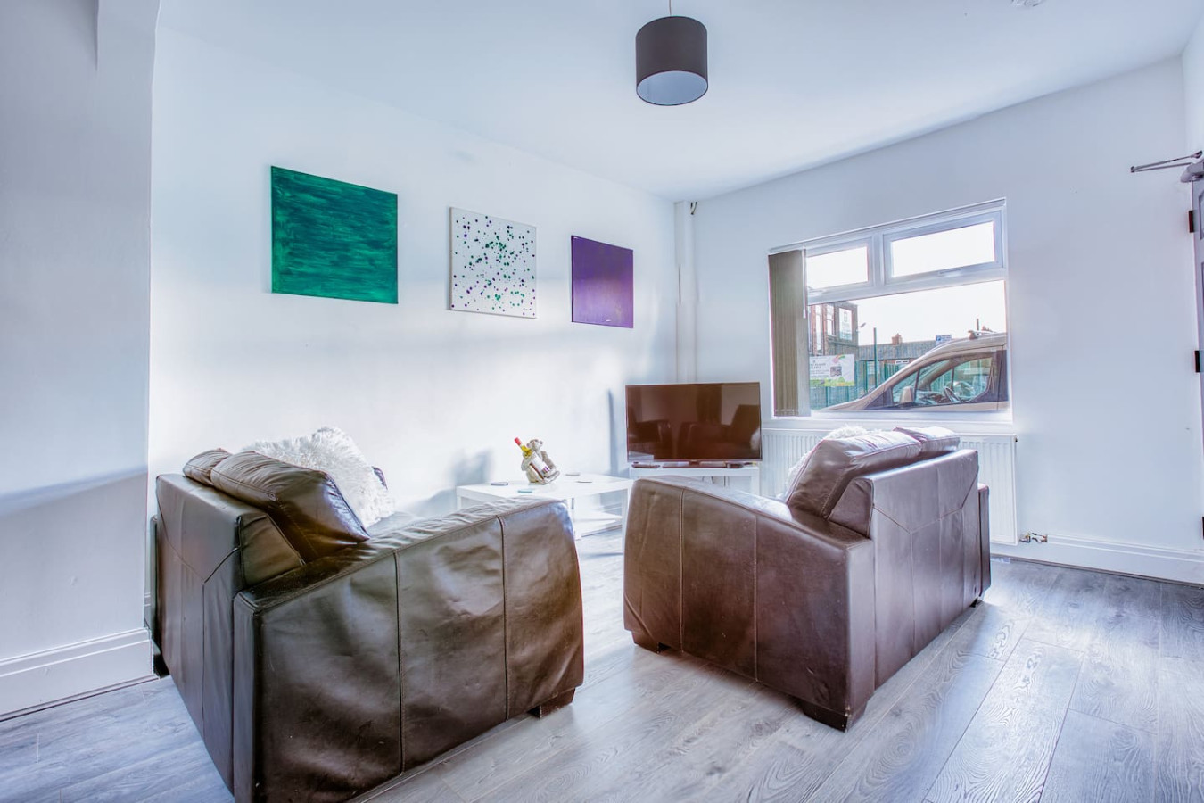 Modern 3-Bed Home Sleeps 6 with Parking & Fast WiFi Perfect for Contractors & Long Stays in 125 Charles St, Saint Helens WA10 1LW, UK - Property image 16 - VivreStays