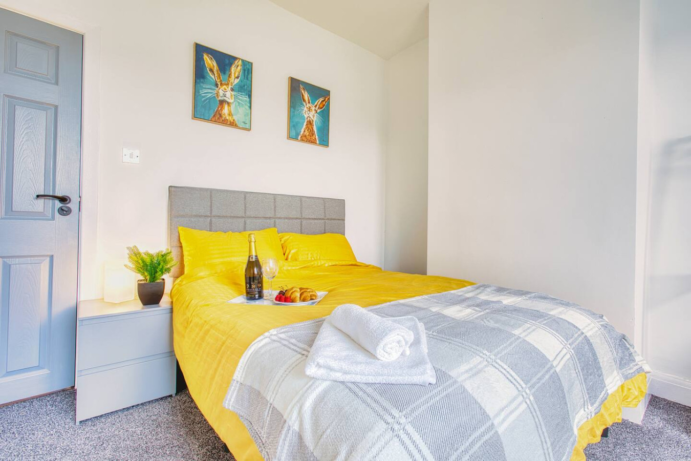 Modern 3-Bed Home Sleeps 6 with Parking & Fast WiFi Perfect for Contractors & Long Stays in 125 Charles St, Saint Helens WA10 1LW, UK - Property image 13 - VivreStays