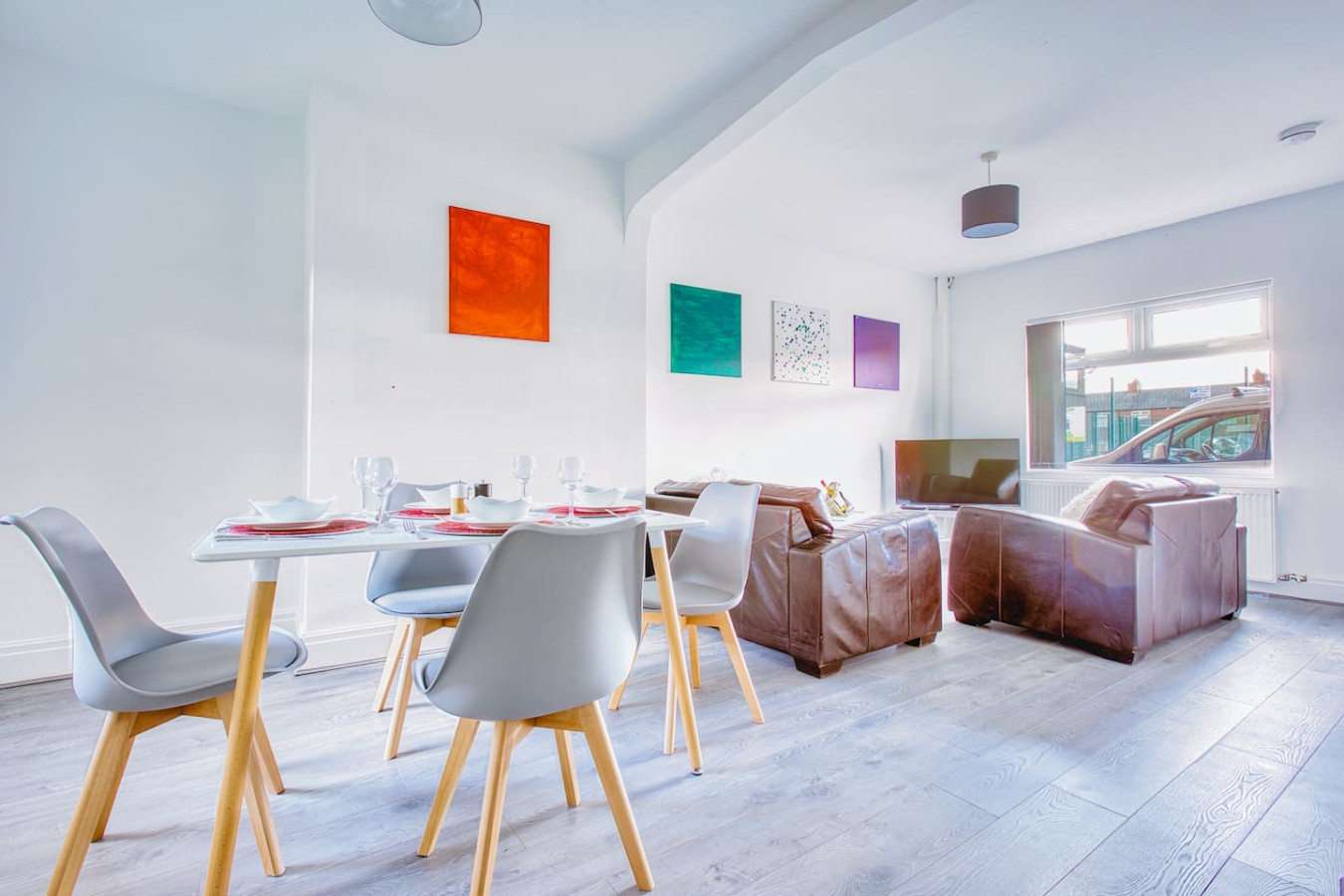 Modern 3-Bed Home Sleeps 6 with Parking & Fast WiFi Perfect for Contractors & Long Stays in 125 Charles St, Saint Helens WA10 1LW, UK - Property image 2 - VivreStays